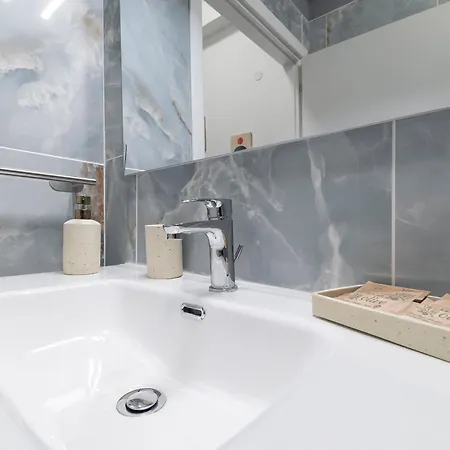 Flow Urban Living By Different * Ferrara