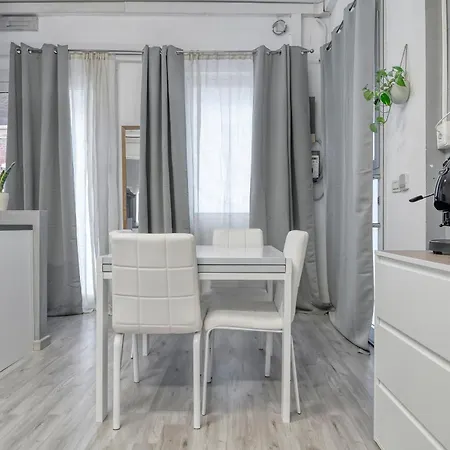 Flow Urban Living By Different Apartment Ferrara